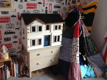 Load image into Gallery viewer, Dolls House