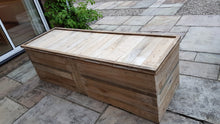 Load image into Gallery viewer, Garden storage Coffer - &quot;Cushing&quot;
